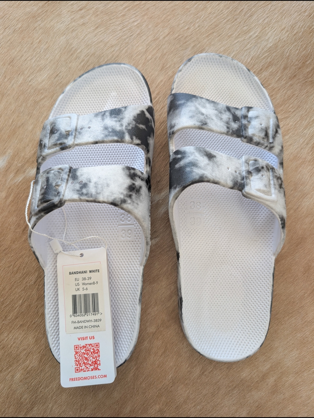 Freedom Moses Bandhani White Slide Sandals